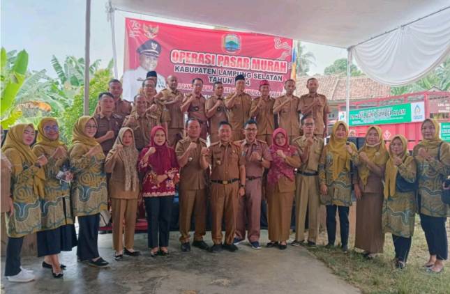 CuplikCom-Peringati-Hari-Kemerdekaan-RI-ke-79-Pemkab-Lamsel-Gelar-Pasar-Murah-di-Sidomulyo -12082024221419-IMG_20240812_221029.jpg